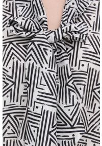 Karl Lagerfeld koszula jedwabna 220W1602 damska kolor biały regular z wiązanym dekoltem. Okazja: na co dzień. Kolor: biały. Materiał: jedwab. Styl: casual #5