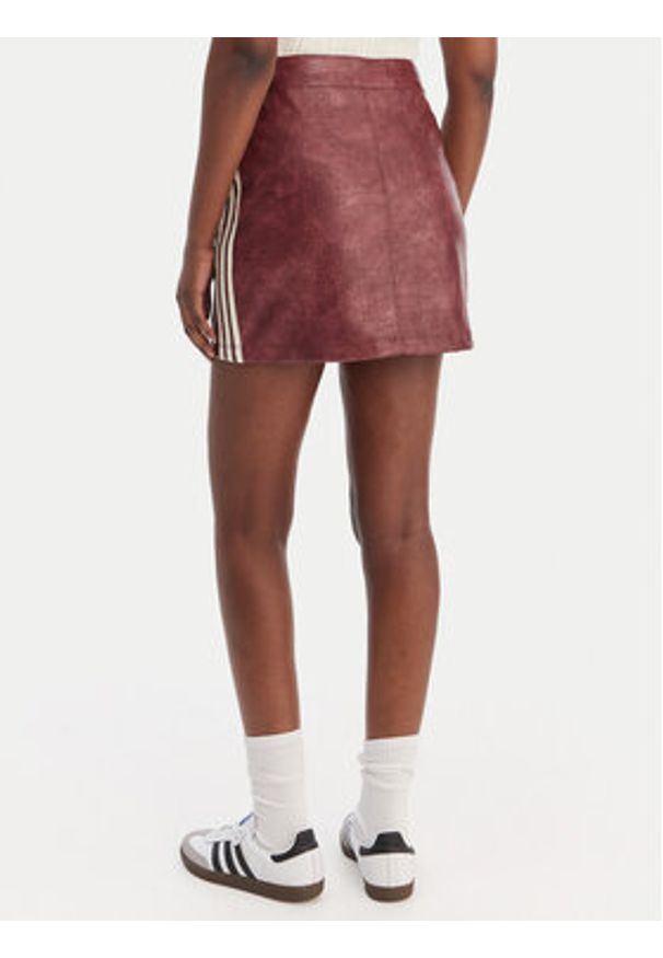 Adidas - adidas Spódnica z imitacji skóry Pleather KD8785 Bordowy Regular Fit. Kolor: czerwony. Materiał: skóra