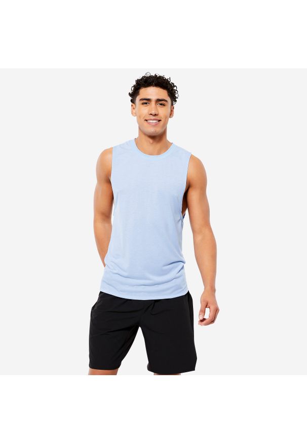 DOMYOS - Koszulka fitness męska Domyos bez rękawów. Kolor: niebieski. Materiał: poliester, elastan, wiskoza, poliamid, materiał. Długość rękawa: bez rękawów
