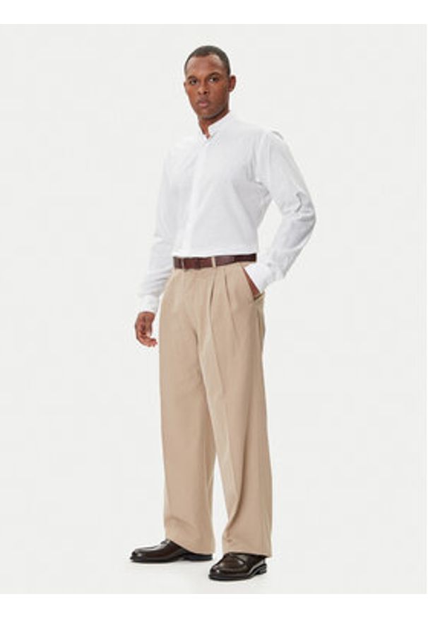 Karl Lagerfeld - KARL LAGERFELD Koszula 605035 552627 Biały Regular Fit. Typ kołnierza: dekolt w karo. Kolor: biały. Materiał: len, bawełna