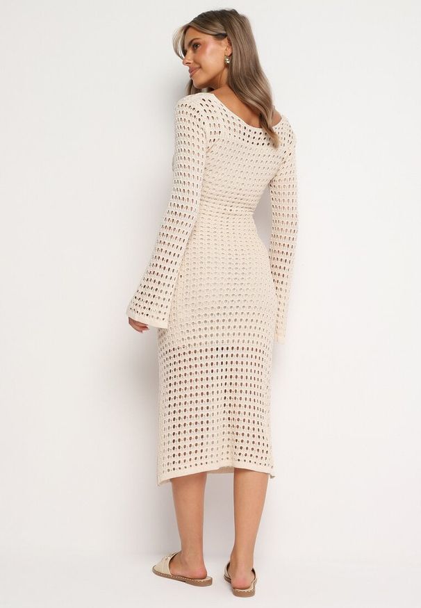 Born2be - Beżowa Dopasowana Sukienka Dzianinowa Midi z Głębokim Dekoltem na Plecach Morasha. Okazja: na co dzień. Typ kołnierza: dekolt na plecach. Kolor: beżowy. Materiał: dzianina. Długość rękawa: długi rękaw. Typ sukienki: dopasowane, proste. Styl: casual, elegancki. Długość: midi
