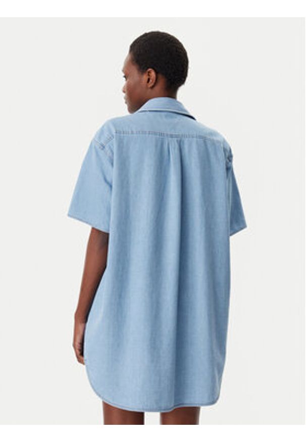 Tommy Jeans Sukienka jeansowa DW0DW20112 Niebieski Relaxed Fit. Kolor: niebieski. Materiał: bawełna