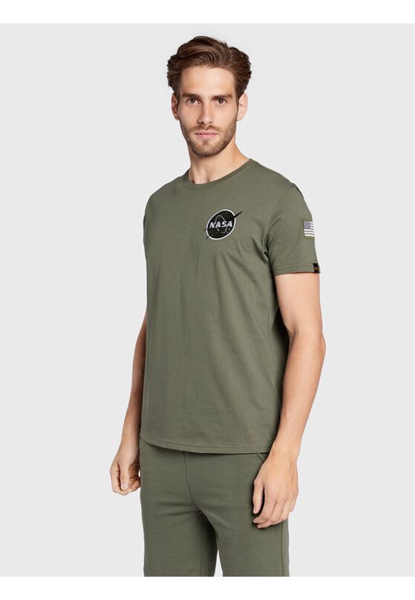 Alpha Industries T-Shirt Space Shuttle 176507 Zielony Regular Fit. Kolor: zielony. Materiał: bawełna