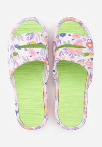Born2be - Jasnozielone Klapki Basenowe Ozdobione Wzorem w Kwiaty Thoninoe. Okazja: na plażę. Kolor: zielony. Wzór: kwiaty, aplikacja. Sezon: lato. Styl: wakacyjny #8