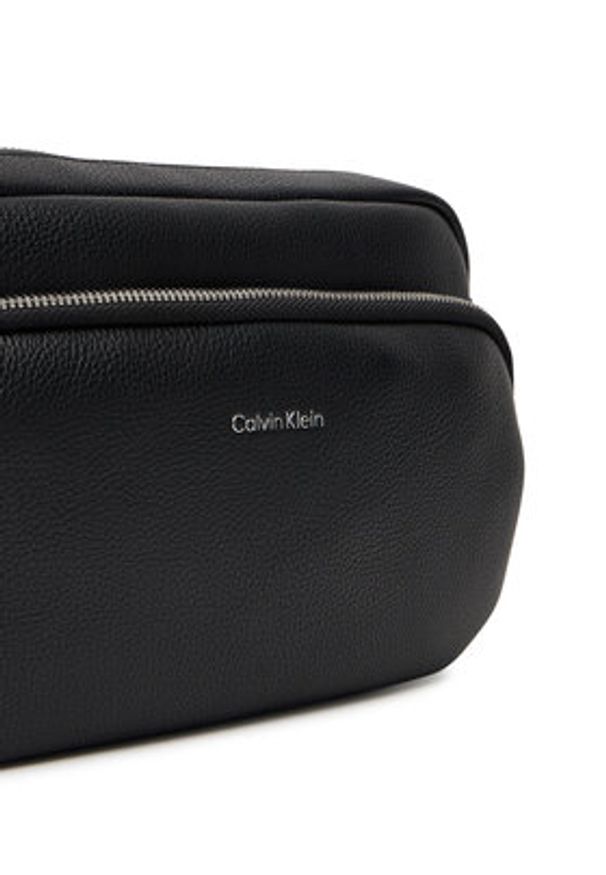 Calvin Klein Saszetka Raised Camera Bag LV04D3159G Czarny. Kolor: czarny. Materiał: skóra