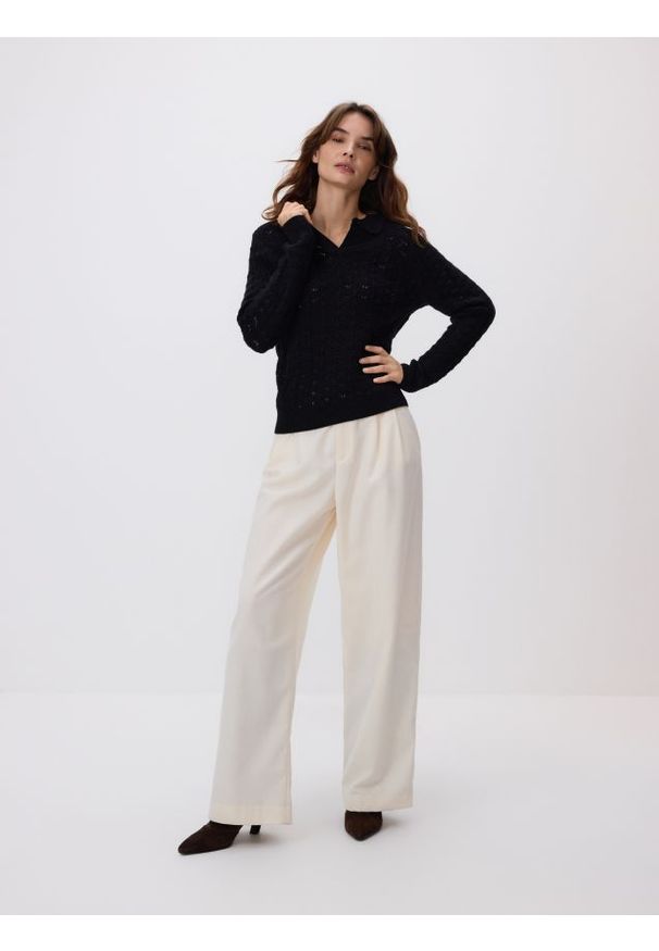 Reserved - Sweter z dodatkiem wełny - czarny. Kolor: czarny. Materiał: wełna