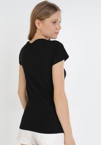 Born2be - Czarny T-shirt Thonilacia. Kolor: czarny. Materiał: bawełna, dzianina. Długość rękawa: krótki rękaw. Długość: krótkie. Wzór: aplikacja #5