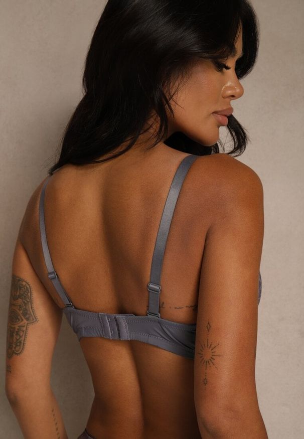 Renee - Szaro-Różowy Biustonosz Ozdobiony Koronką i Kokardką Aqiany. Kolor: szary. Materiał: koronka. Wzór: aplikacja, koronka