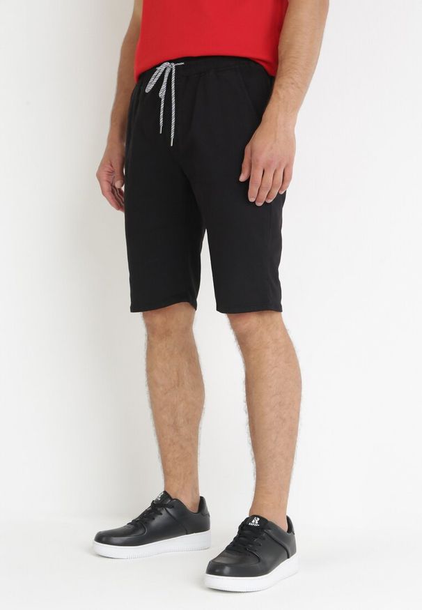 Born2be - Czarne Szorty Casual z Wiązaniem i Gumką w Pasie Nasine. Okazja: na co dzień. Kolor: czarny. Styl: casual