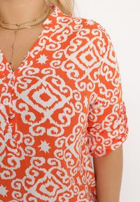 Born2be - Pomarańczowo-Biała Wiskozowa Bluzka Zapinana na Guziki w Geometryczny Print Perita. Kolor: pomarańczowy. Materiał: wiskoza. Wzór: geometria, nadruk. Sezon: lato #7