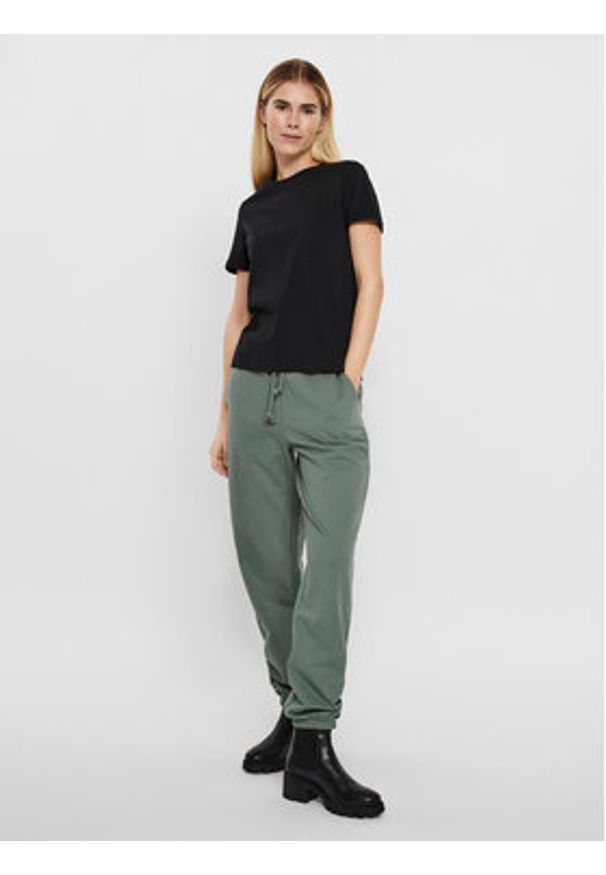Vero Moda T-Shirt Paula 10243889 Czarny Regular Fit. Kolor: czarny. Materiał: bawełna