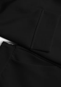 Born2be - Czarny Komplet Garniturowy Marynarka z Wiązanym Paskiem i Spodnie Falloria. Kolor: czarny #3