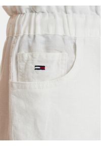 Tommy Jeans Szorty materiałowe DW0DW22227 Biały Regular Fit. Kolor: biały. Materiał: len #5
