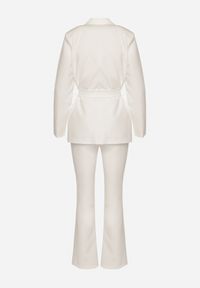 Born2be - Biały Komplet Garniturowy Marynarka z Wiązanym Paskiem i Spodnie Falloria. Kolor: biały #6