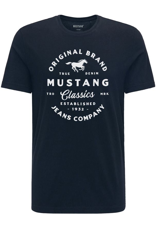 Mustang - MUSTANG ALEX C PRINT MĘSKI T-SHIRT KOSZULKA LOGO TEE DARK SAPPHIRE 1015052 4136. Wzór: nadruk