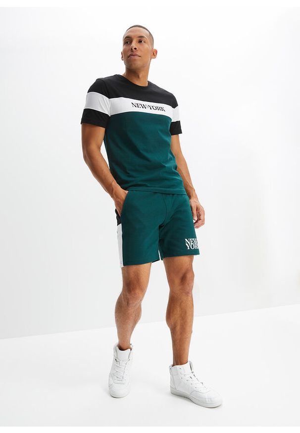 bonprix - Shirt i krótkie spodnie (2 części). Kolor: zielony. Materiał: dresówka. Długość: krótkie