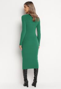 Born2be - Zielona Sukienka o Ołówkowym Fasonie z Prążkowanej Dzianiny Xamelina. Kolor: zielony. Materiał: dzianina, prążkowany. Typ sukienki: ołówkowe. Długość: midi