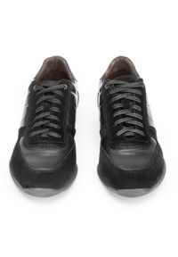 Wittchen - Męskie sneakersy z różnych skór czarne. Okazja: na co dzień. Nosek buta: okrągły. Kolor: czarny. Materiał: nubuk, skóra #4