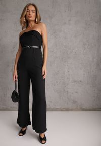 Renee - Czarny Kombinezon VICES Bandeau z Falbankami i Paskiem w Eleganckim Stylu Pinoia. Kolor: czarny. Długość rękawa: bez rękawów. Styl: elegancki #5