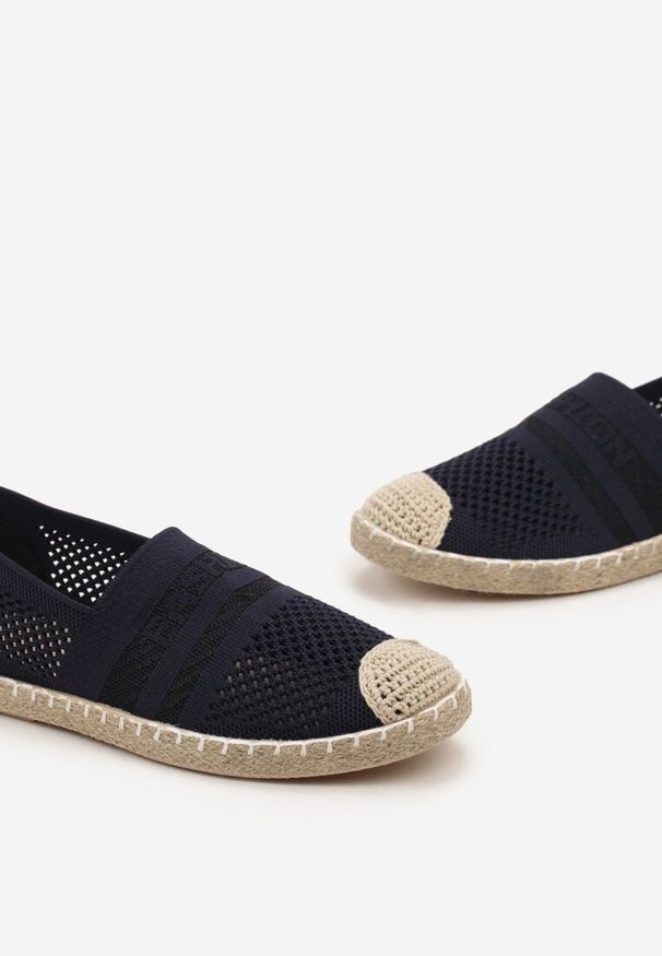 Born2be - Granatowe Espadryle na Płaskiej Podeszwie z Plecionki Chorisa. Okazja: na co dzień. Kolor: niebieski. Materiał: tkanina. Wzór: kwiaty. Sezon: lato. Obcas: na płaskiej podeszwie. Styl: elegancki, casual