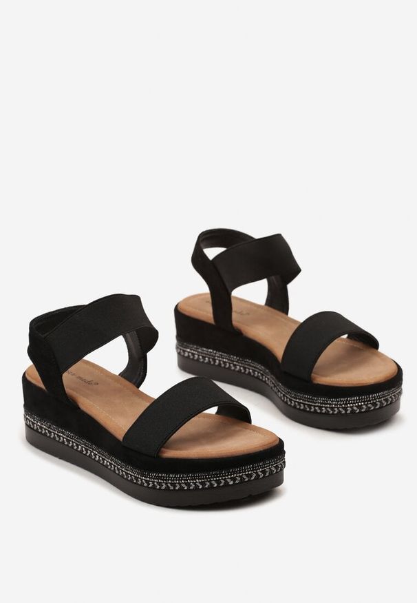 Born2be - Czarne Sandały na Koturnie z Platformą z Lamówką z Cyrkonii Acrasalia. Kolor: czarny. Materiał: jeans. Wzór: aplikacja, ażurowy. Sezon: lato, wiosna. Obcas: na koturnie. Styl: klasyczny
