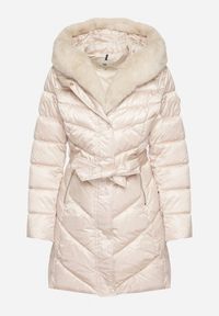 Born2be - Beżowa Pikowana Kurtka z Wiązanym Paskiem i Kapturem z Futerkiem Fenama. Okazja: na spacer, na co dzień. Kolor: beżowy. Materiał: futro. Styl: casual, elegancki #3