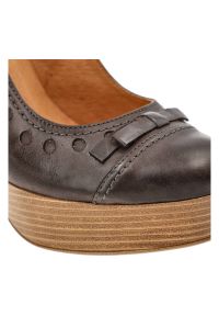 Brązowe Czółenka Szydłowski Eleganckie Buty Damskie. Okazja: na imprezę, na randkę. Kolor: brązowy. Materiał: skóra. Szerokość cholewki: normalna. Obcas: na obcasie. Styl: elegancki. Wysokość obcasa: średni #7