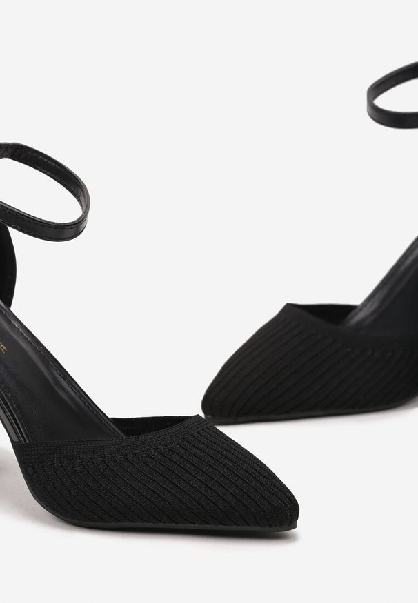 Born2be - Czarne Czółenka z Zapięciem wokół Kostki na Słupku Acanna. Okazja: na spotkanie biznesowe, do pracy. Kolor: czarny. Obcas: na słupku. Styl: biznesowy, elegancki