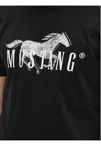 Mustang T-Shirt Austin 1016279 Czarny Regular Fit. Kolor: czarny. Materiał: bawełna #3