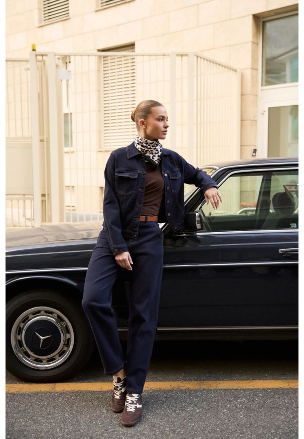 MOODO - Jeansy z paskiem ciemnogranatowe. Kolor: niebieski