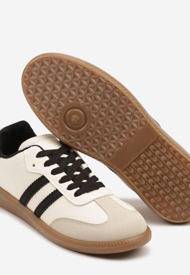 Born2be - Beżowo-Czarne Płaskie Sneakersy Ozdobione Paskami Glaria. Nosek buta: okrągły. Zapięcie: pasek. Kolor: beżowy. Wzór: aplikacja. Obcas: na obcasie. Wysokość obcasa: niski