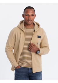 Ombre Clothing - Męska rozpinana dresowa bluza z kapturem i patchem – piaskowa V2. Okazja: na co dzień. Typ kołnierza: kaptur. Materiał: dresówka. Wzór: aplikacja. Styl: klasyczny, casual, elegancki