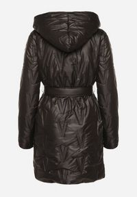 Born2be - Czarna Kurtka z Pikowanymi Przeszyciami Kapturem i Wiązanym Paskiem Erlexie. Okazja: na spotkanie biznesowe, na co dzień, do pracy, na spacer. Kolor: czarny. Materiał: dzianina, jeans. Styl: biznesowy, klasyczny, casual #3