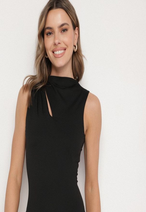 Born2be - Czarne Body o Dopasowanym Kroju Bez Rękawów z Marszczeniem Felunea. Okazja: na co dzień. Kolor: czarny. Materiał: jeans, materiał. Długość rękawa: bez rękawów. Styl: elegancki, casual