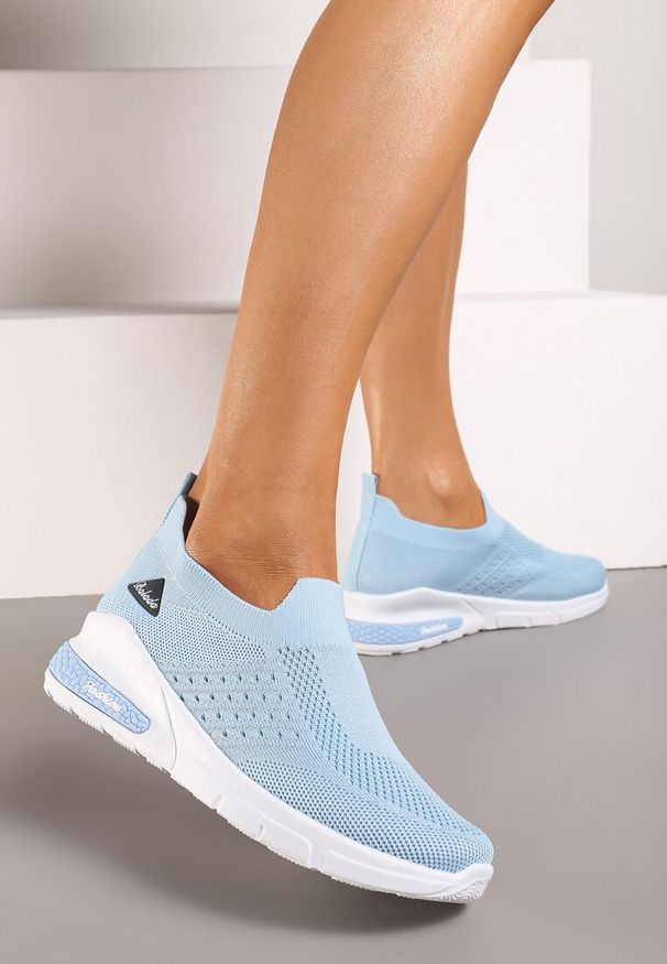 Born2be - Jasnoniebieskie Buty Sportowe Artista. Kolor: niebieski. Materiał: materiał. Szerokość cholewki: normalna. Wzór: aplikacja. Obcas: na koturnie