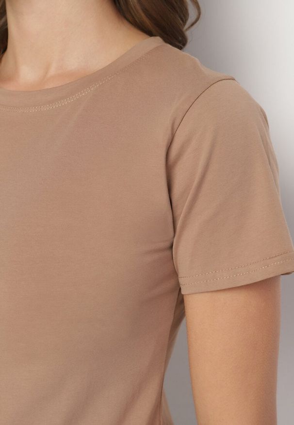 Born2be - Brązowy Klasyczny T-shirt z Bawełny Lorali. Okazja: na co dzień, na spacer. Kolor: brązowy. Materiał: bawełna. Wzór: gładki. Styl: klasyczny