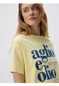 Reserved - T-shirt z nadrukiem - jasnożółty. Kolor: żółty. Materiał: dzianina, bawełna. Wzór: nadruk #1