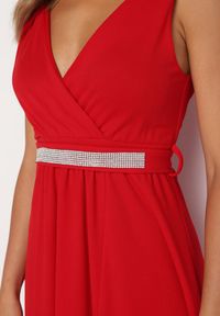 Born2be - Bordowa Sukienka Rozkloszowana Maxi z Paskiem w Cyrkonie i Wycięciem Neorise. Kolor: czerwony. Materiał: materiał. Wzór: aplikacja. Długość: maxi #5