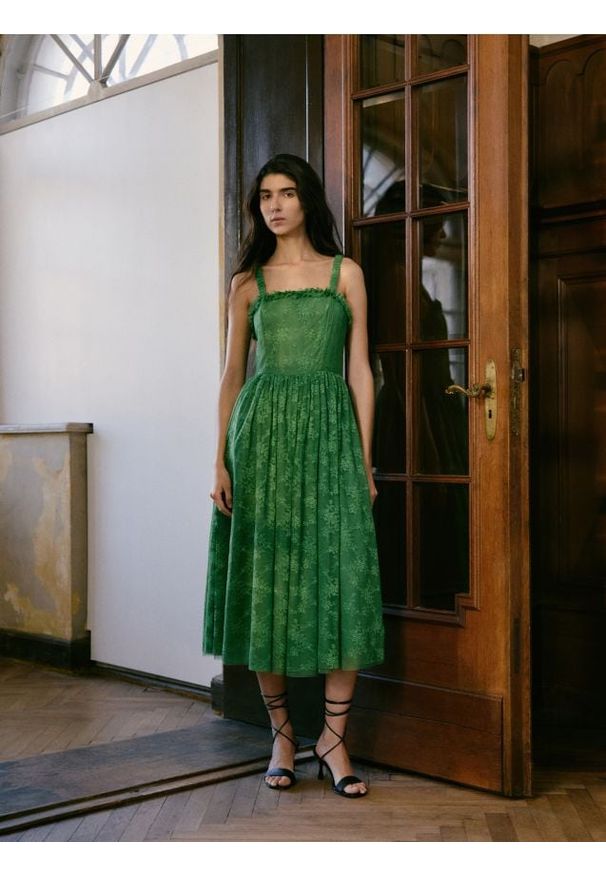 Reserved - Koronkowa sukienka midi - zielony. Kolor: zielony. Materiał: koronka. Długość: midi