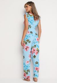 Born2be - Jasnoniebieski Kombinezon w Kwiaty z Trójkątnym Dekoltem i Troczkami na Ramionach Benan. Okazja: na co dzień. Kolor: niebieski. Wzór: kwiaty. Styl: casual, elegancki #4