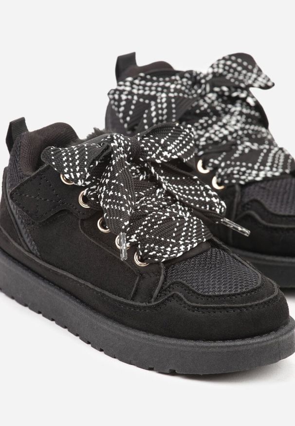 Born2be - Czarne Sneakersy Śniegowce z Ocieplaną Wyściółką i Szerokimi Sznurówkami Naleia. Okazja: na uczelnię. Zapięcie: sznurówki. Kolor: czarny. Materiał: jeans. Styl: sportowy, elegancki