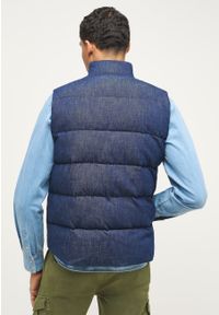 Mustang - MĘSKI BEZRĘKAWNIK MUSTANG Dennis Denim Quilt Denim Blue 1013496 5000 800. Materiał: denim. Długość rękawa: bez rękawów #8