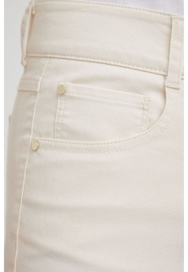 Pennyblack jeansy damskie kolor beżowy medium waist. Kolor: beżowy