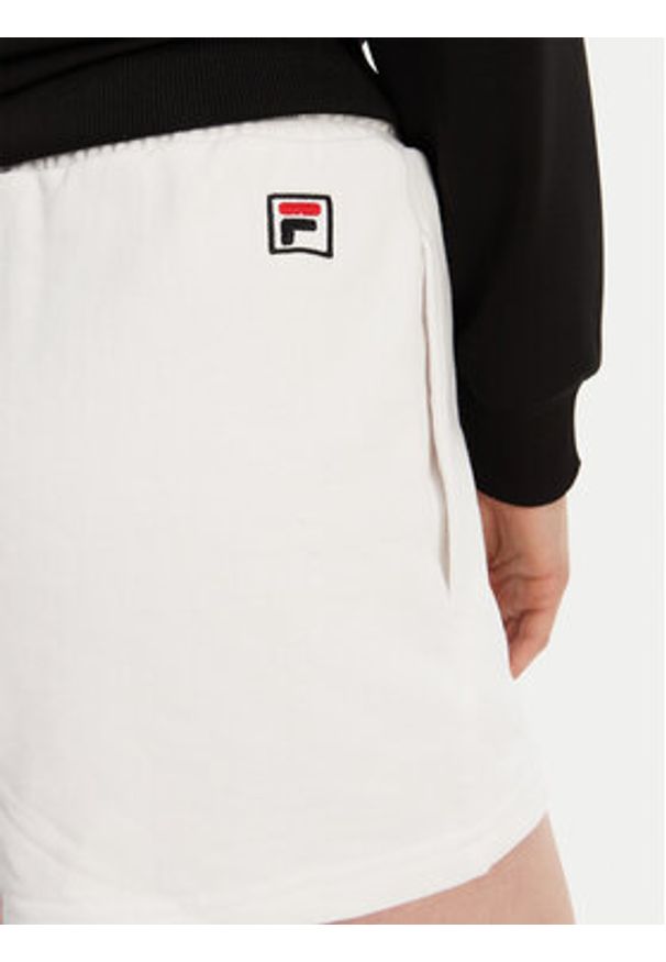 Fila Szorty sportowe Louches FAW1032 Biały Regular Fit. Kolor: biały. Materiał: bawełna