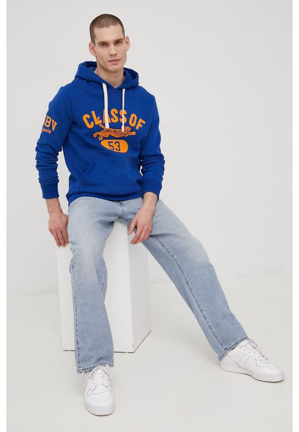 Superdry bluza męska z kapturem z nadrukiem. Okazja: na co dzień. Typ kołnierza: kaptur. Kolor: niebieski. Wzór: nadruk. Styl: casual