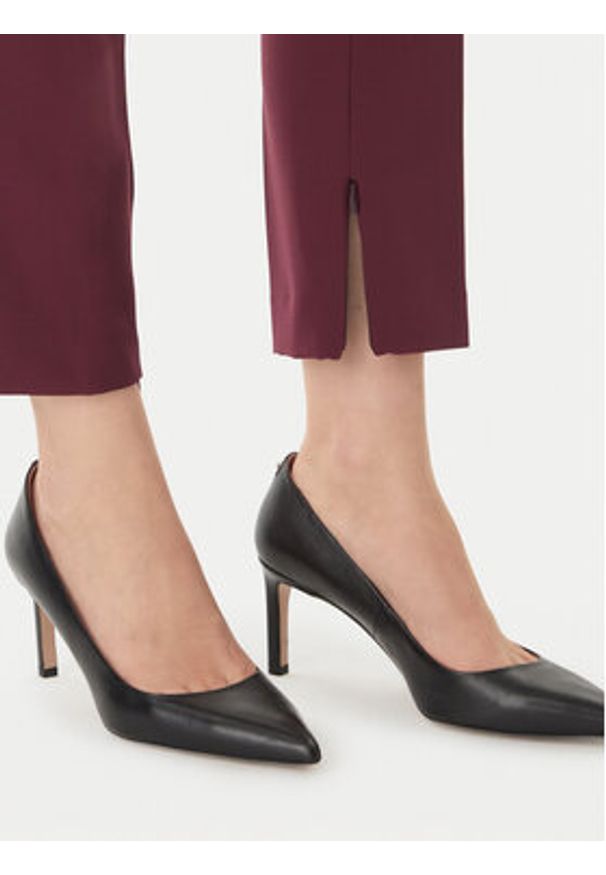 Hugo - HUGO Spodnie materiałowe Hedima-1 50544742 Fioletowy Slim Fit. Kolor: fioletowy. Materiał: syntetyk