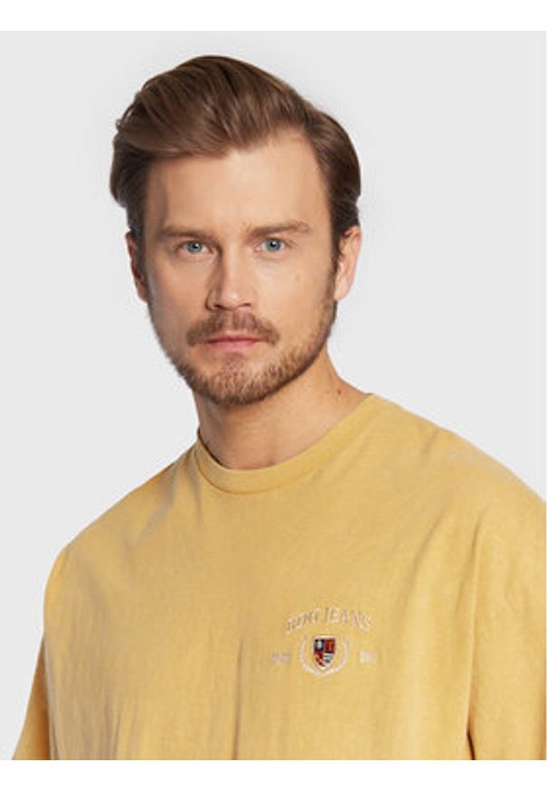 BDG Urban Outfitters T-Shirt 74268467 Żółty Regular Fit. Kolor: żółty. Materiał: bawełna