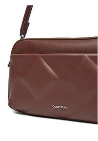 Calvin Klein Torebka Diamond Quilt Camera Bag W/Pkt K60K612907 Brązowy. Kolor: brązowy. Materiał: skórzane #5