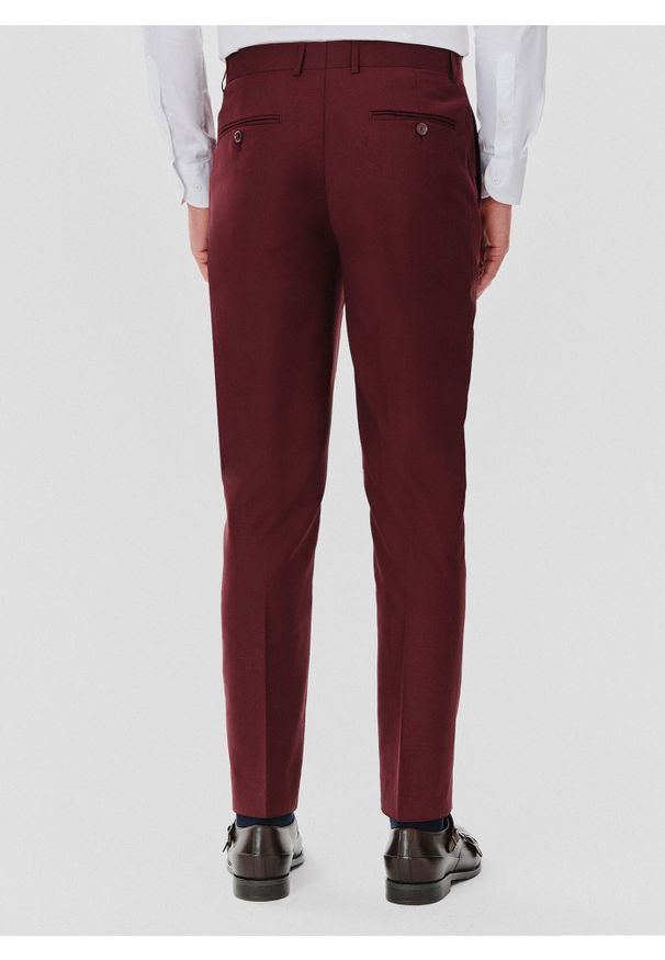 Pako Lorente - PAKO LORENTE – Spodnie garniturowe w kolorze burgundowym. Kolor: czerwony. Materiał: poliester, wełna. Styl: młodzieżowy, elegancki