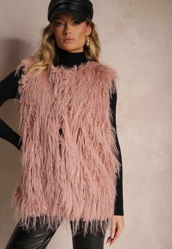 Renee - Ciemnoróżowa Futerkowa Kamizelka o Prostym Kroju z Kieszeniami Venialith. Okazja: na co dzień. Kolor: różowy. Materiał: jeans. Styl: elegancki, casual, klasyczny